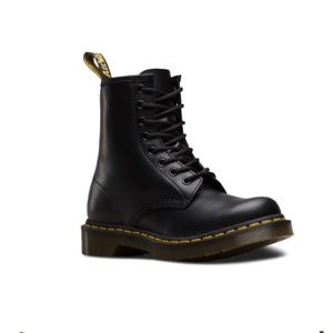 Dr. Martens 1460 smooth black Women’s 9